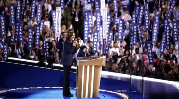 kamala harris a acceptat nominalizarea democratilor pentru candidatura la presedintia sua ce mesaj a transmis