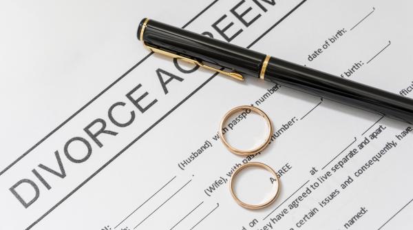 e foarte greu sa stai cu propriile umbre psihoterapeut despre divort nu exista varianta asta