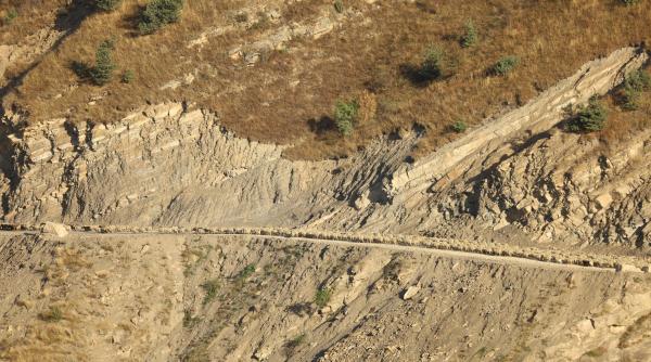 autoritatile daneze avertizeaza asupra riscului de alunecari de teren pe coasta de vest dupa incidentul cu doi copii prinsi sub nisip
