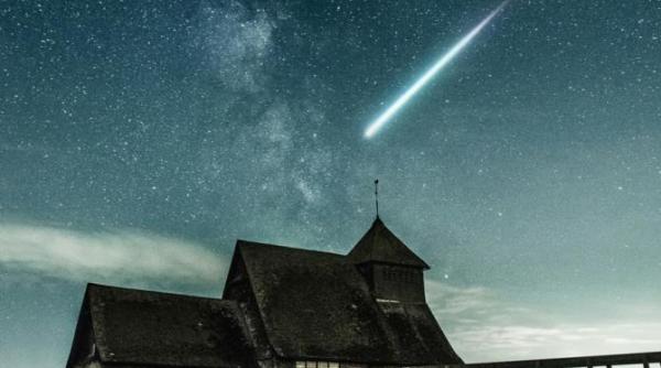 ce a fost de fapt obiectul misterios care a aparut pe cer duminica seara deasupra romaniei video in articol