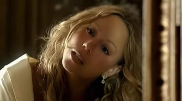 cantareata mariah carey cu inima franta mama si sora ei au murit in aceeasi zi