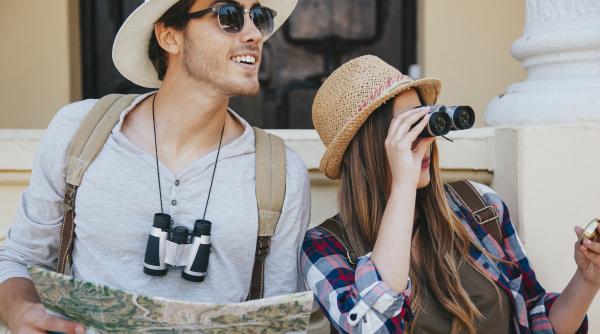 europa de sud satula de turisti un oras a interzis selfie urile iar altul impune taxa de intrare