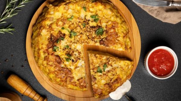 pizza cu blat de mamaliga o reteta care te va surprinde