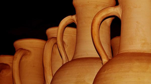 un baietel a spart un vas vechi de 3 500 de ani reactia muzeului