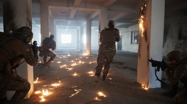 legatura nestiuta dintre pentagon si filmele americane cine are de castigat din combinatia camere arme