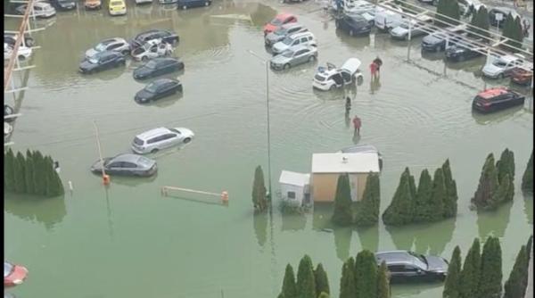 marturia unei romance cazate in venus care s a trezit cu masina in apa anul acesta ne a pus capat se stia ca zona este inundabila