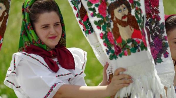 grup de lectura pentru romancele din diaspora mirela fanea e important pentru mamici sa vorbeasca cu copiii lor in limba romana