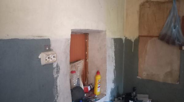 horatiu cosma usr il acuza pe sorin grindeanu de neglijarea cfr cladiri care stau sa cada serpi care intra prin tavan sobolani la tot pasul galerie foto