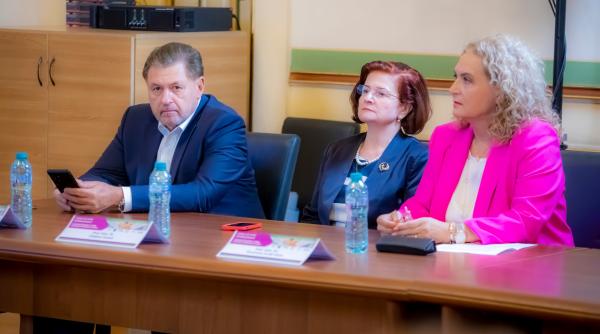 prof dr florentina ionita radu in curand nu stetoscopul va fi unealta medicului ci ecograful