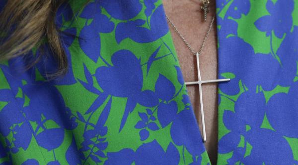 ce sanse are elena lasconi la alegerile prezidentiale crin antonescu a impresionat prin dimensiunea crucilor video