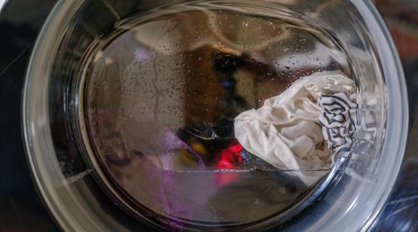 e bine sa speli haine duminica raspunsul preotului vasile ioana