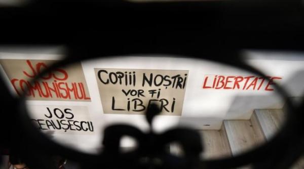 cati romani erau urmariti de securitate intre 1980 1989 cine a dat batai de cap regimului comunist