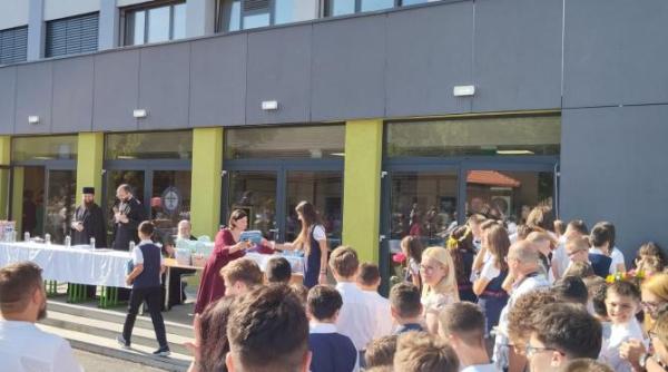 criza de spatiu la o scoala de top din cluj se cauta o noua cladire dupa cererile tot mai mari de transfer zeci de dosare au fost respinse