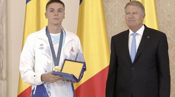 iohannis i a decorat pe sportivii medaliati la jocurile olimpice si paralimpice de la paris 2024