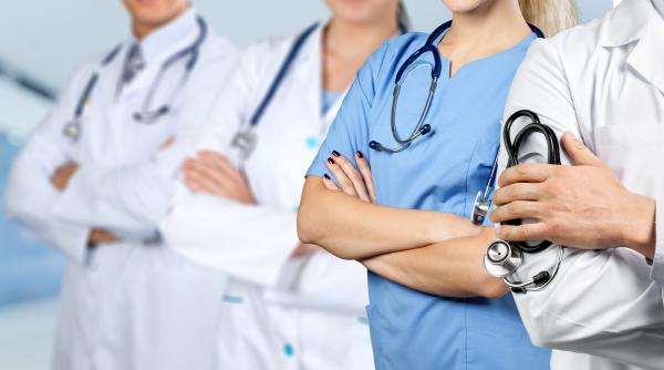 miting de sustinere a medicilor in piata victoriei