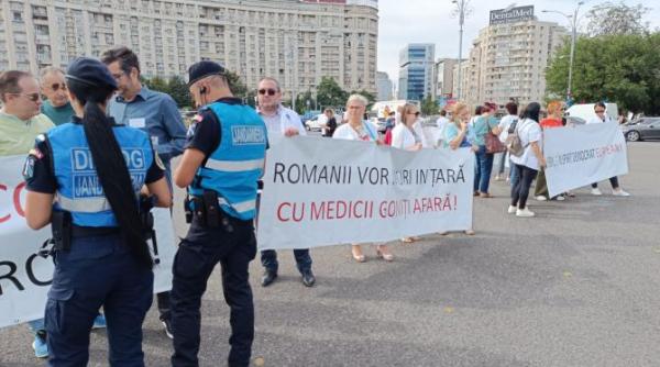 medicii terorizati de procurori se apara in piata victoriei cu respect ne tratam pacientii in tara cu respect tratati ne ca sa ramanem galerie foto