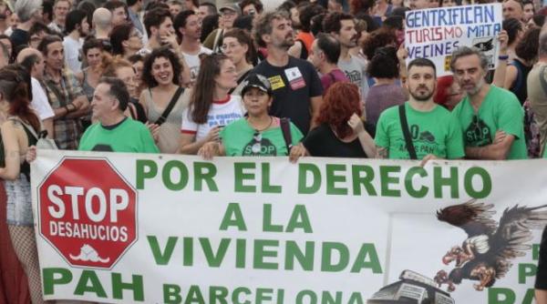 o treime dintre spanioli spun ca tara lor are prea multi turisti straini