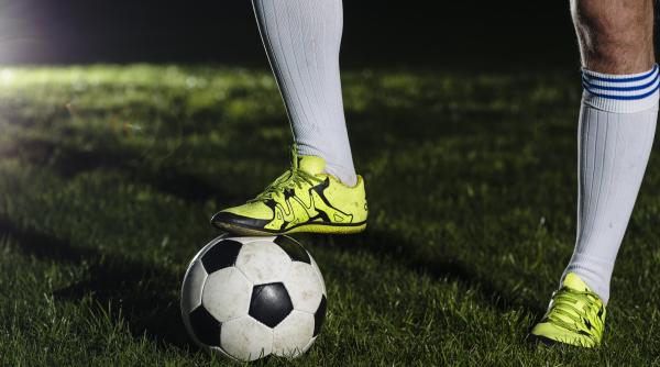 rapid a semnat cu atacantul aaron boupendza golgheter in campionatul turciei