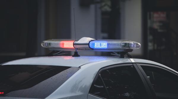 un zid s a prabusit in bucuresti peste 8 masini parcate