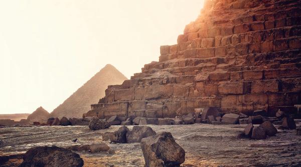 chinezii au descoperit o bula masiva de plasma deasupra piramidelor din giza