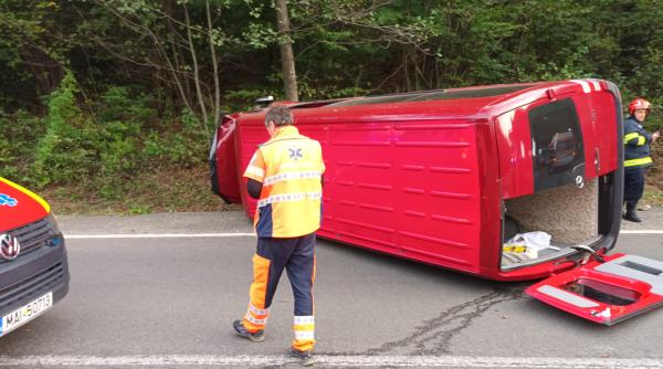 microbuz cu 7 persoane implicat intr un accident pe dn66 a fost activat planul rosu de interventie
