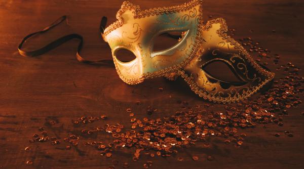 povestiri din pamant si hartie copilul tuturor doua invitatii la teatru