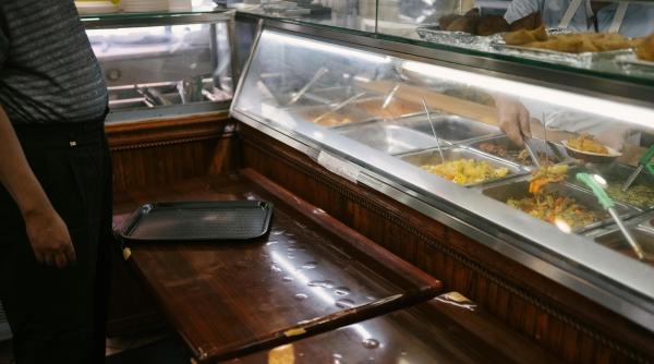 ce s a intamplat cu firma care a livrat mancare in scolile din mehedinti in urma carora 118 persoane au ajuns la spital