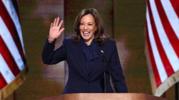 kamala harris cheltuie si strange mai multi bani decat donald trump in cursa electorala analiza politico
