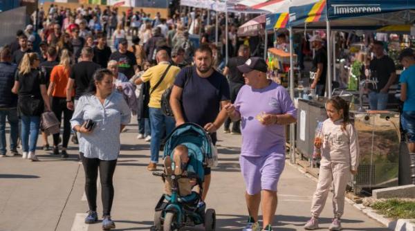 festivalului borsului lipovenesc de jurilovca zeci de mii de vizitatori in prima zi