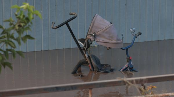 inundatii devastatoare si n italia un bebelus si bunica lui din toscana disparuti