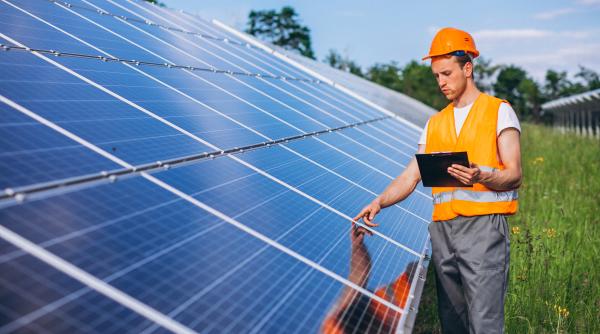 cand incepe programul casa verde fotovoltaice cum se face inscrierea si care este calendarul acestuia laurentiu neculaescu este extrem de simplu