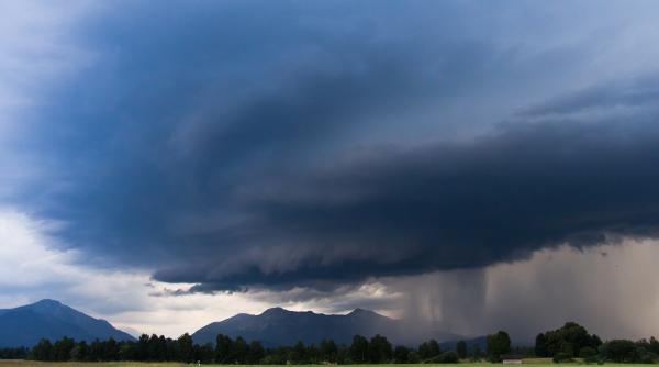 elena mateescu date de ultima ora despre ciclonul ashley care va lovi romania posibil sa avem o avertizare generala de cod rosu