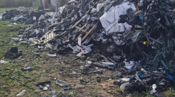 galerie foto asta se intampla cu gunoiul europei aruncat in romania ce au descoperit politistii intr un imobil din arad