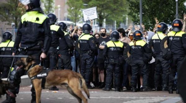 toti ofiterii de politie olandezi s au trezit cu datele furate atac cibernetic de amploare