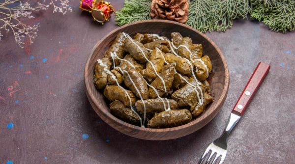 sarmalele in foi de vita felul de mancare preferat al gospodinelor pentru weekend