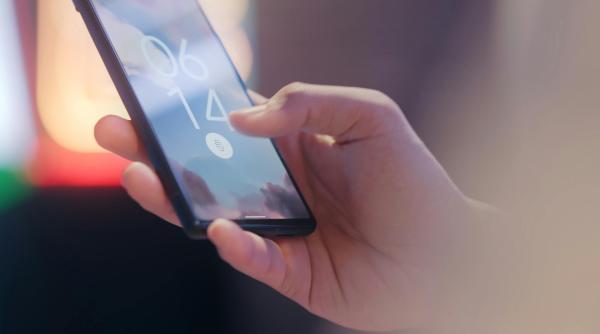 politia avertizeaza cu privire la pericolul de a avea acest buton al telefonului activat hackerii iti vand datele pe dark web sau te pot santaja