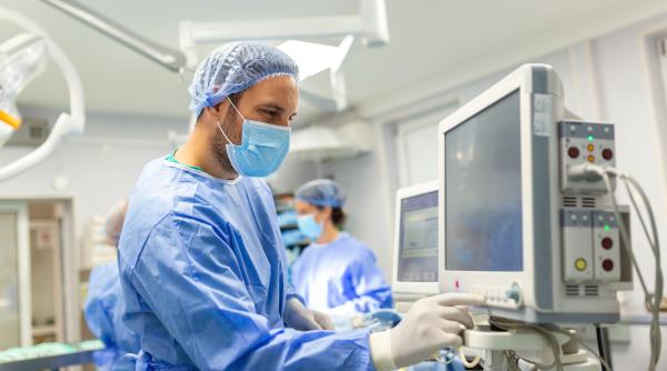 traim intr o noua epoca a cardiologiei interventionale dr rodica niculescu sanador care sunt noutatile video