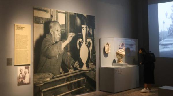 tablou de picasso descoperit dupa ce a fost agatat timp de decenii in sufrageria unei familii