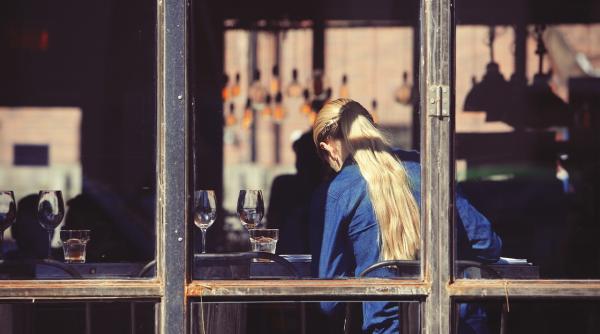 clientul unui restaurant a primit rest o moneda foarte rara suma cu care a reusit sa o vanda la licitatie foto