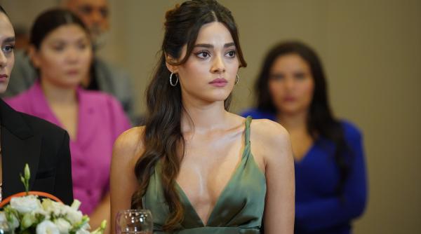 frumoasa simay barlas demon si inger in serialul inima rebela ce va avea premiera maine la kanal d