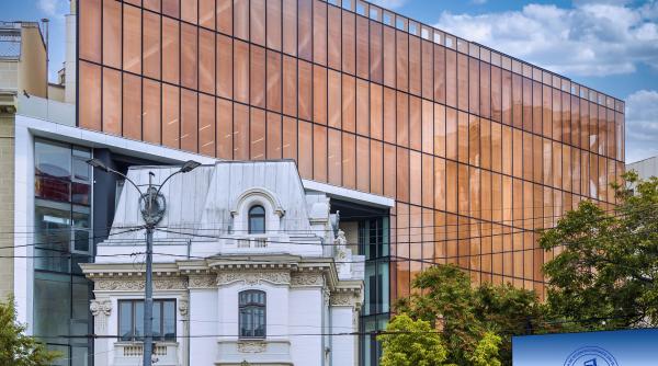 ase si a extins campusul universitar din piata romana intr o cladire ultramoderna gazda pentru generatiile actuale si viitoare