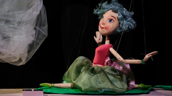 de unde vine fringe cum s a adaptat conceptul de teatru independent in romania regizorul radu popescu despre bucharest fringe