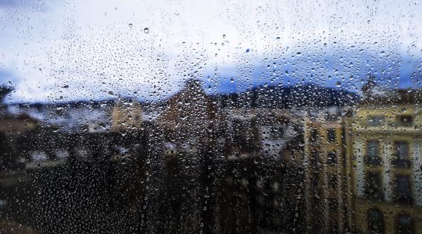 meteorologii anunta ploi in mai multe regiuni incepand de joi pana luni