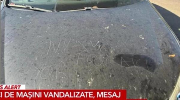 zeci de soferi din bucuresti s au trezit cu acelasi mesaj scrijelit pe masini