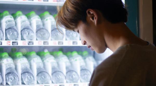 amenzi severe pentru firmele care nu echipeaza automatele de bauturi si mancare cu case de marcat electronice