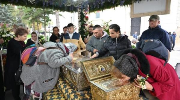 cati credinciosi sunt asteptati la cel mai mare pelerinaj din romania la moastele sfintei parascheva de la iasi