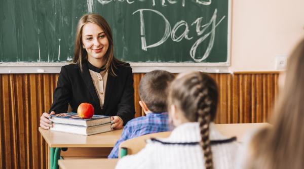 5 octombrie ziua mondiala a profesorului mesajul directorului revistei tribuna invatamantului sorin ivan