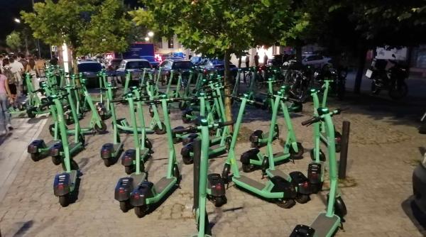 trotinetele fenomen scapat de sub control in toata europa parisul si barcelona le au interzis partial in romania e si mai greu