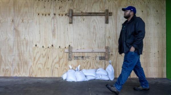 in fata uraganului milton sua oamenilor li s a spus sa isi scrie numele pe corp daca nu evacueaza zonele video