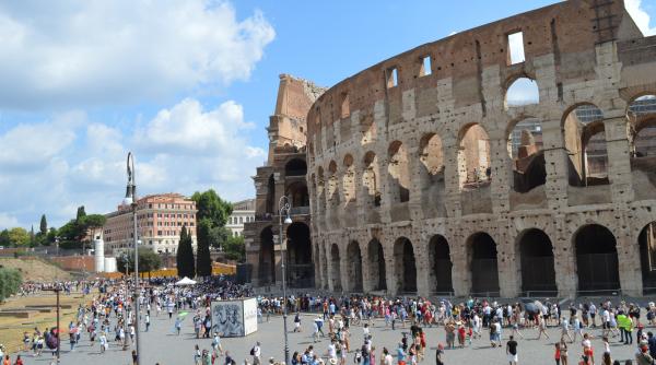 traditiile culturale nationale promovate in randul tinerilor romani din diaspora la cel mai inalt nivel eveniment de amploare in centrul romei video